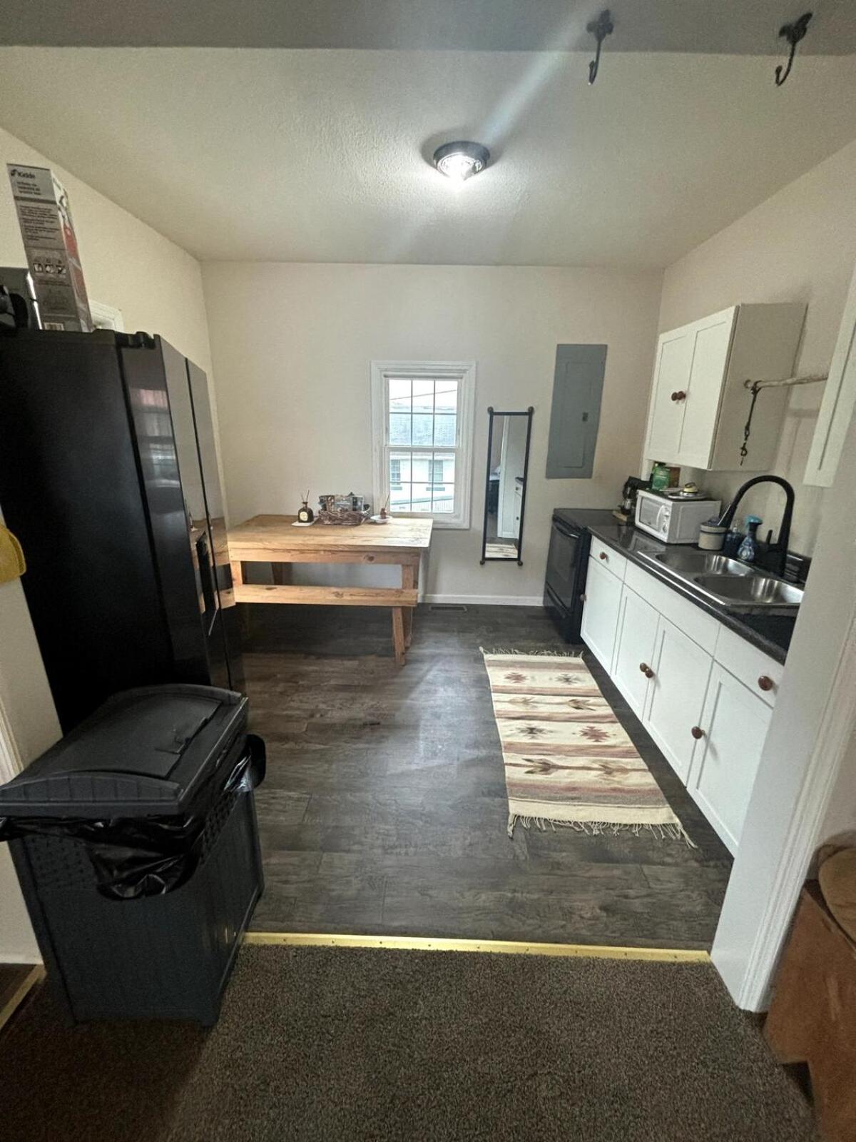 Quaint Near Local And State Parks And Minutes From Laurel Cove And Bell Theatre *